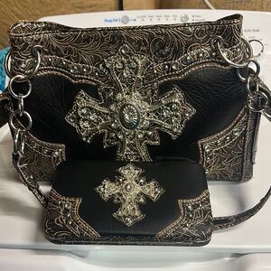 Elegant Black and Brown Shoulder Bag with Sleek Design